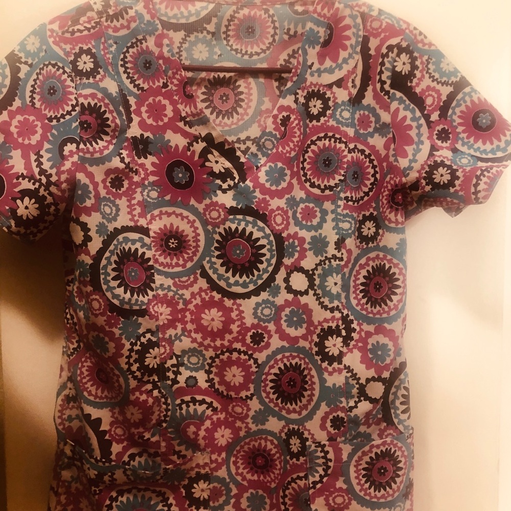 Scrub top